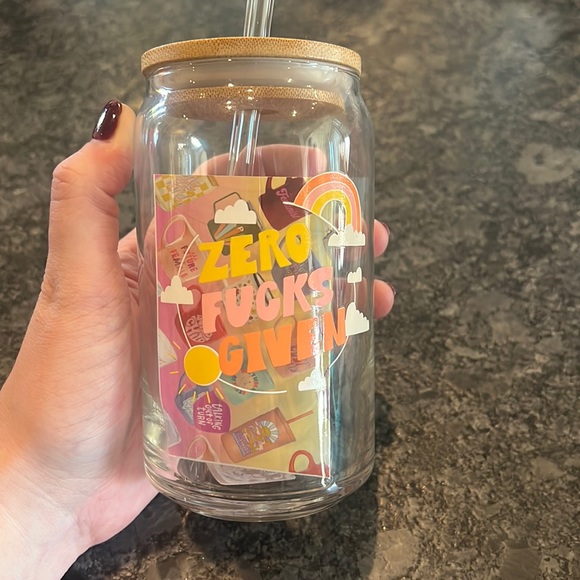 Glass cup with lid and straw - Picture 3 of 4